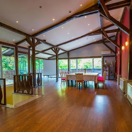 Family Park Kyoshkove ホテル